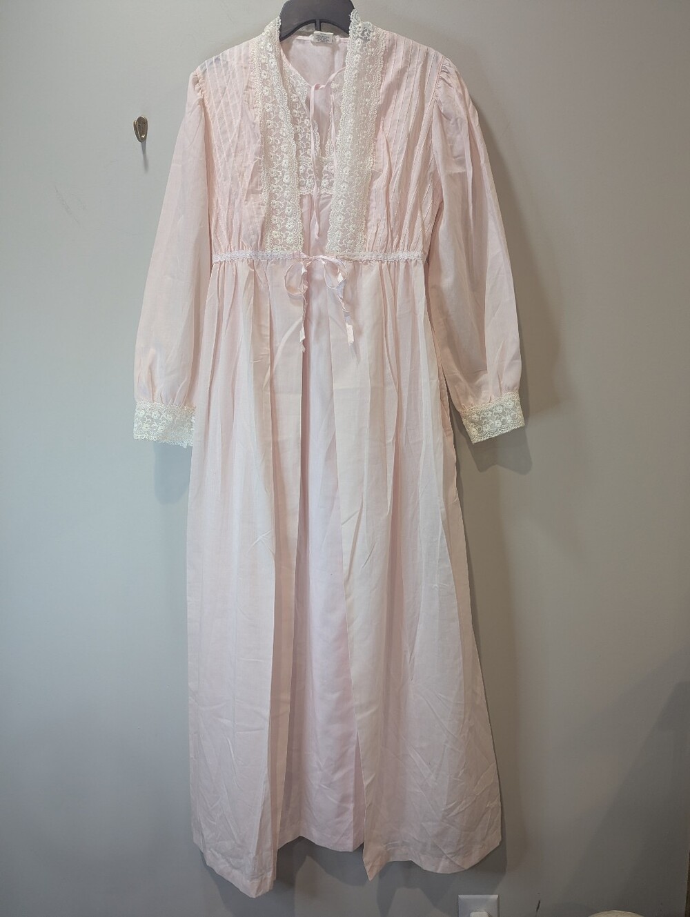 Vintage Juli Slumbertogs Peignoir Pale Pink And Lace Full Length Nightgown Robe